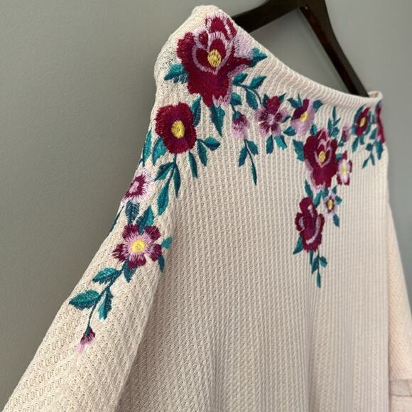 UMGEE FLORAL EMBROIDERED OFF THE SHOULDER CROCHET TOP CREAM SIZE SMALL - Picture 6 of 9